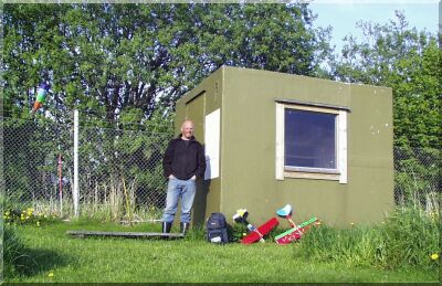 AMK shed, Trond, Svalen and Bompi - self portrait May 22. 2003.