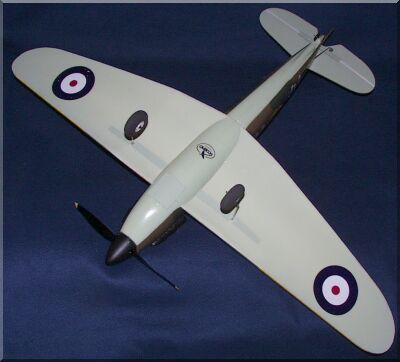 Sturdy landing gear.